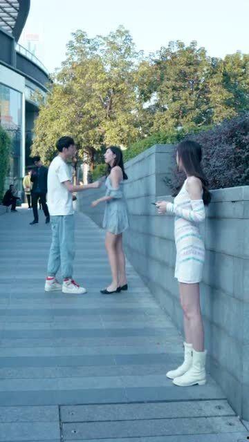 娱乐吃瓜情侣吵架,甜蜜变硝烟,真相背后谁主沉浮?